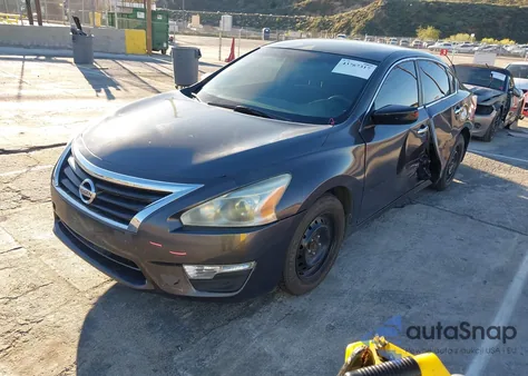 2013 Nissan Altima 2.5 S z USA, uszkodzony, nr VIN 1N4AL3AP5DC137809